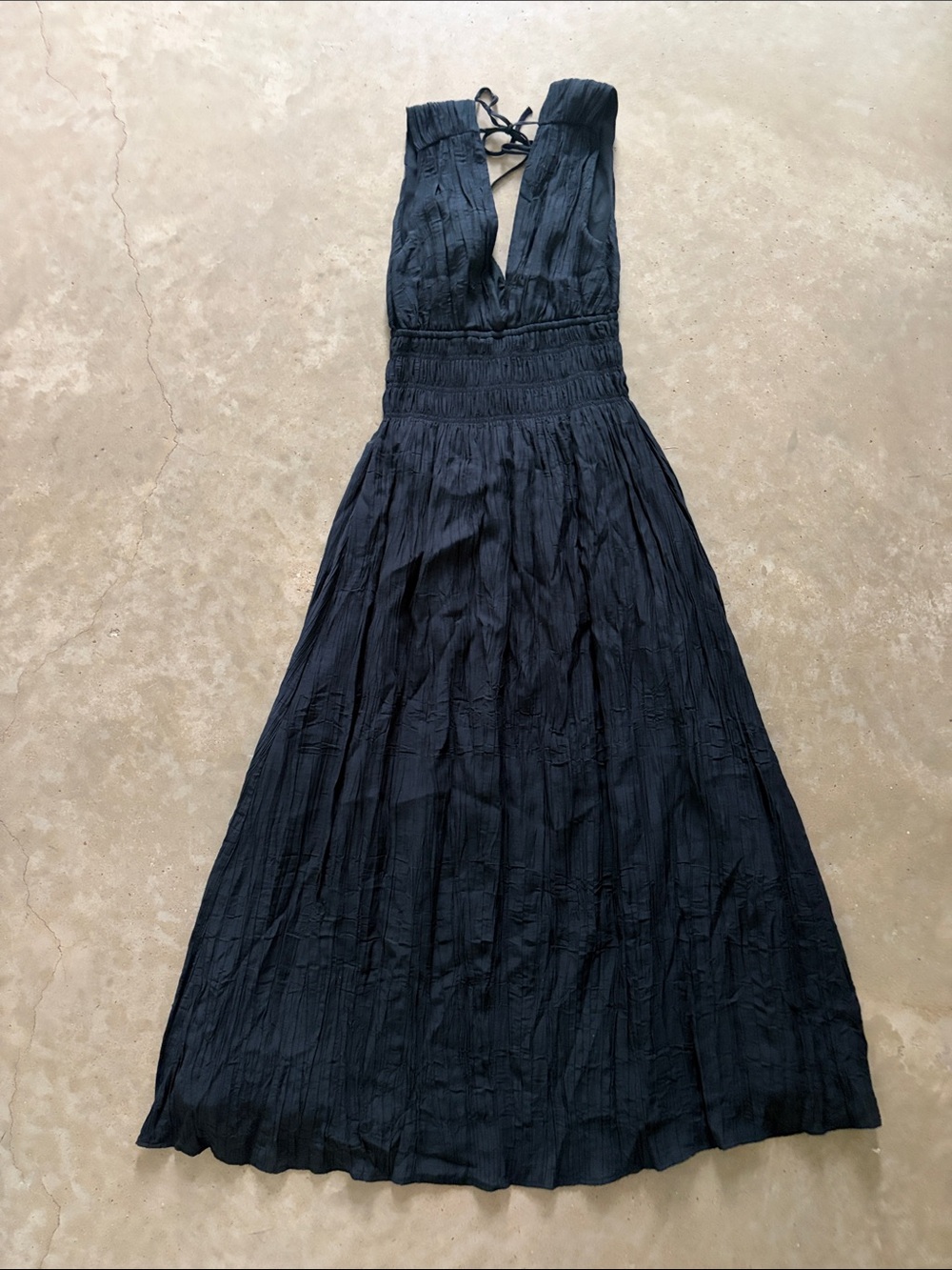 Abercrombie Women's Black Halter Maxi Dress - Elegant Summer Style - Picture 3 of 4